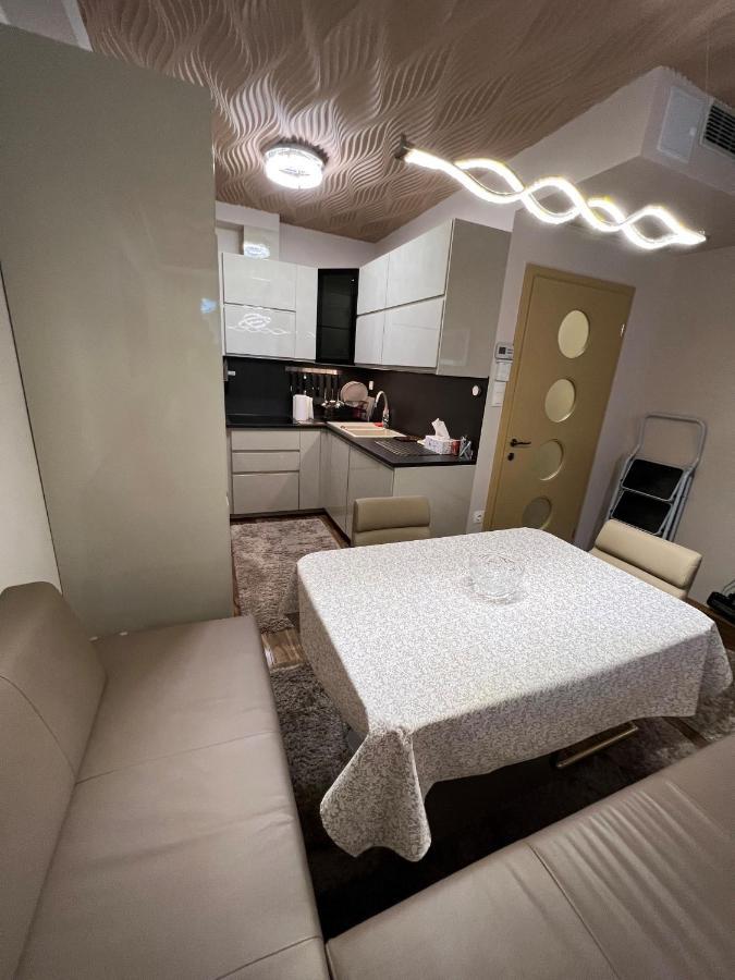 Parizsi Udvar Premium Apartman Apartment เดเบรตเซน ภายนอก รูปภาพ