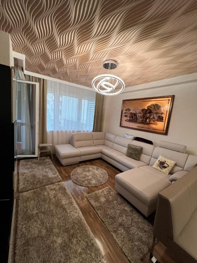 Parizsi Udvar Premium Apartman Apartment เดเบรตเซน ภายนอก รูปภาพ