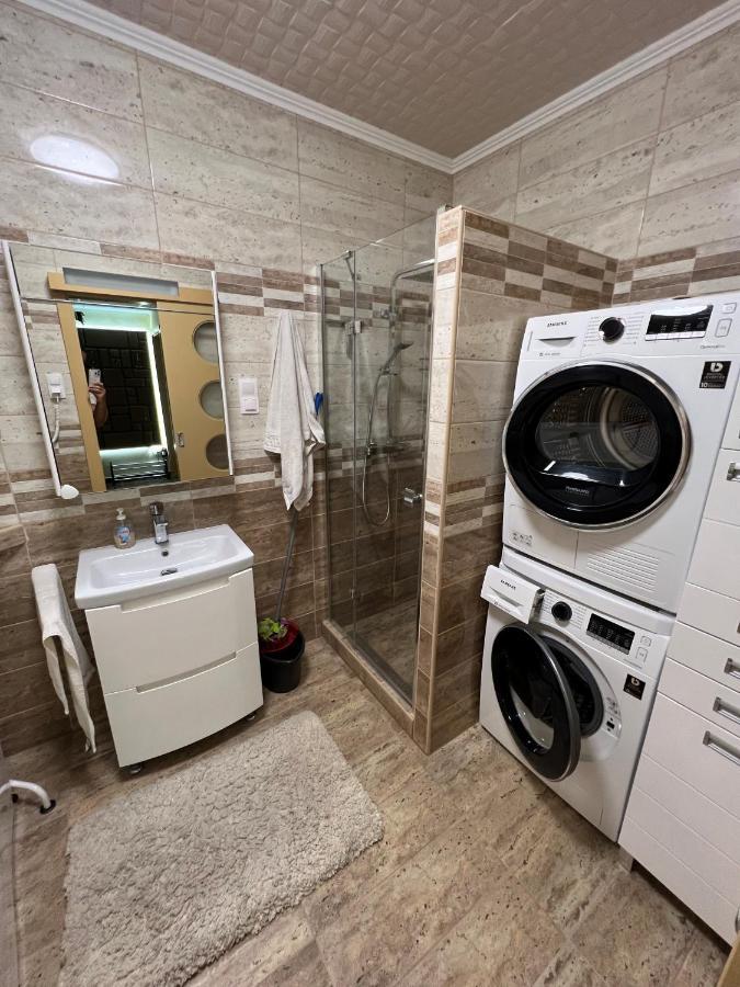 Parizsi Udvar Premium Apartman Apartment เดเบรตเซน ภายนอก รูปภาพ
