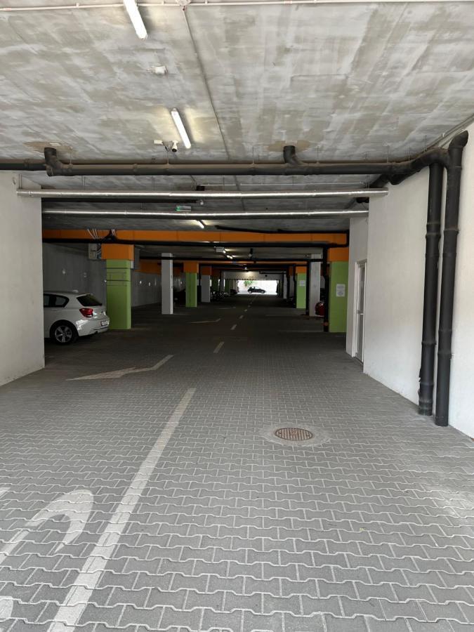 Parizsi Udvar Premium Apartman Apartment เดเบรตเซน ภายนอก รูปภาพ
